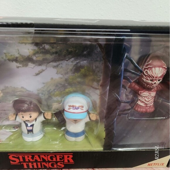 FP Little People Collector: Stranger Things Max's Song Collector Set NIB - Picture 3 of 9